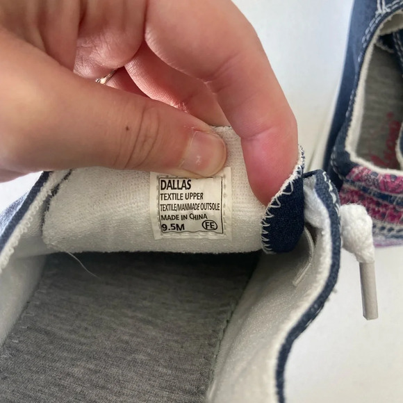 NEW | Jellypop women’s Dallas navy canvas slip on embroidered sneakers — 9.5 - Picture 6 of 8